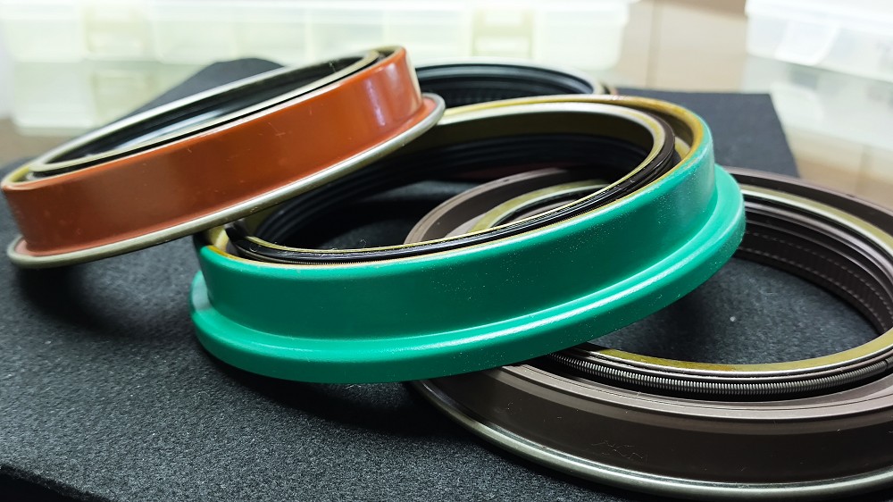 FOS hub seals